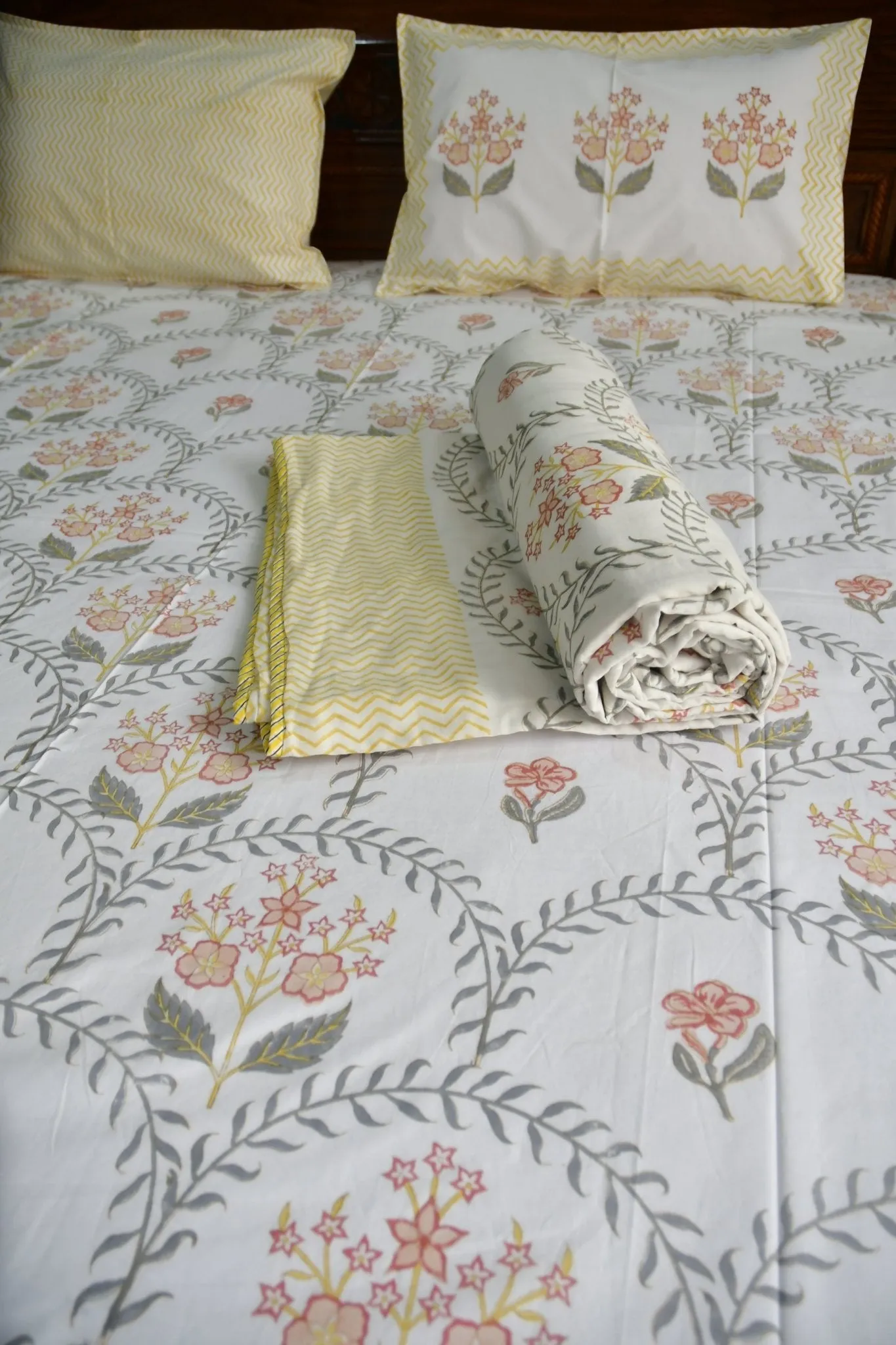 Basant Jaal Dohar Bedding set