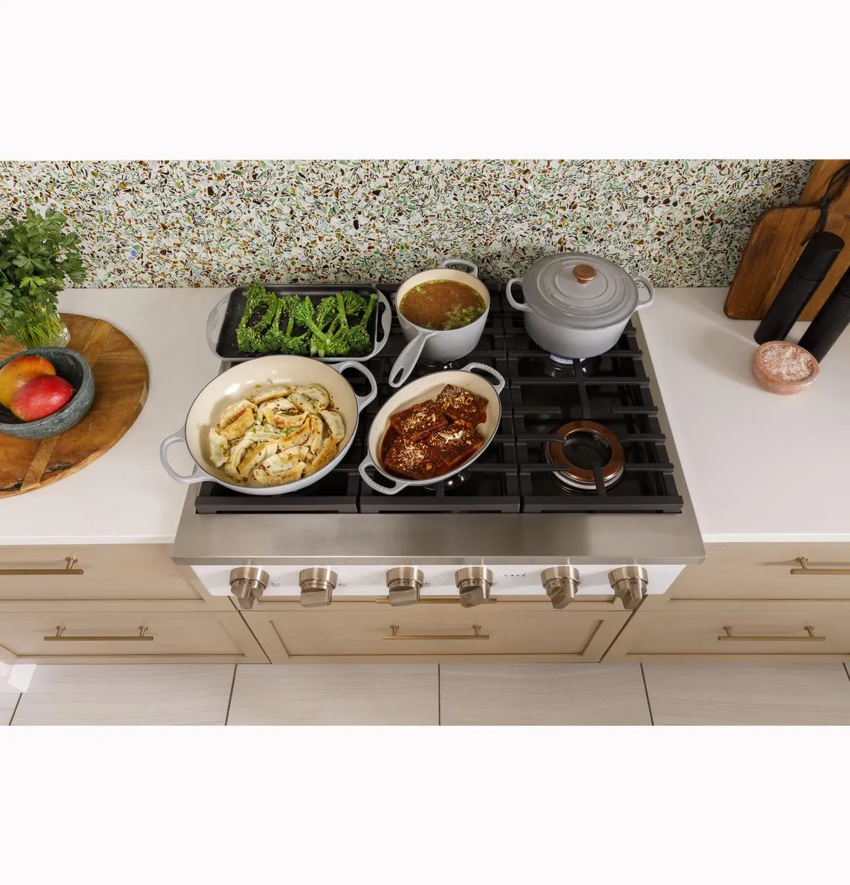 Cafe CGU366P3TD1 Caf(eback)™ 36" Commercial-Style Gas Rangetop with 6 Burners (Natural Gas)