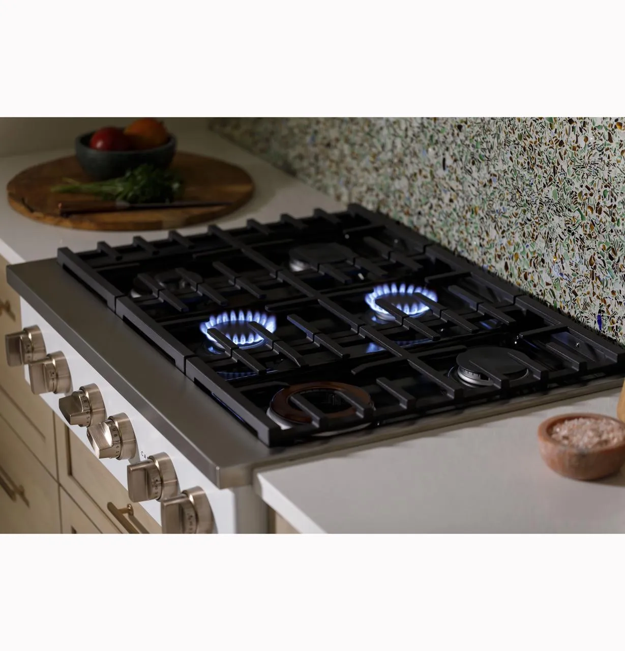 Cafe CGU366P3TD1 Caf(eback)™ 36" Commercial-Style Gas Rangetop with 6 Burners (Natural Gas)