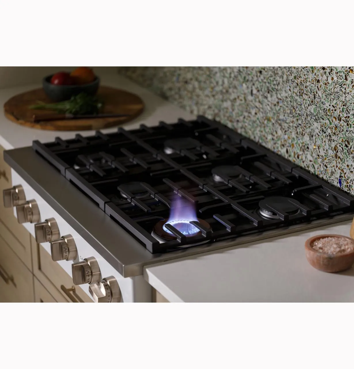 Cafe CGU366P3TD1 Caf(eback)™ 36" Commercial-Style Gas Rangetop with 6 Burners (Natural Gas)