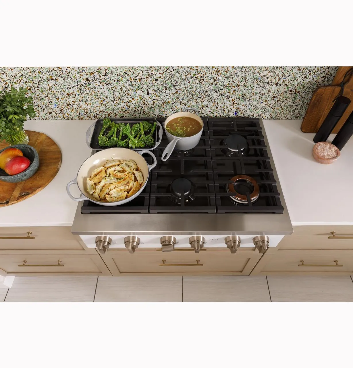 Cafe CGU366P3TD1 Caf(eback)™ 36" Commercial-Style Gas Rangetop with 6 Burners (Natural Gas)