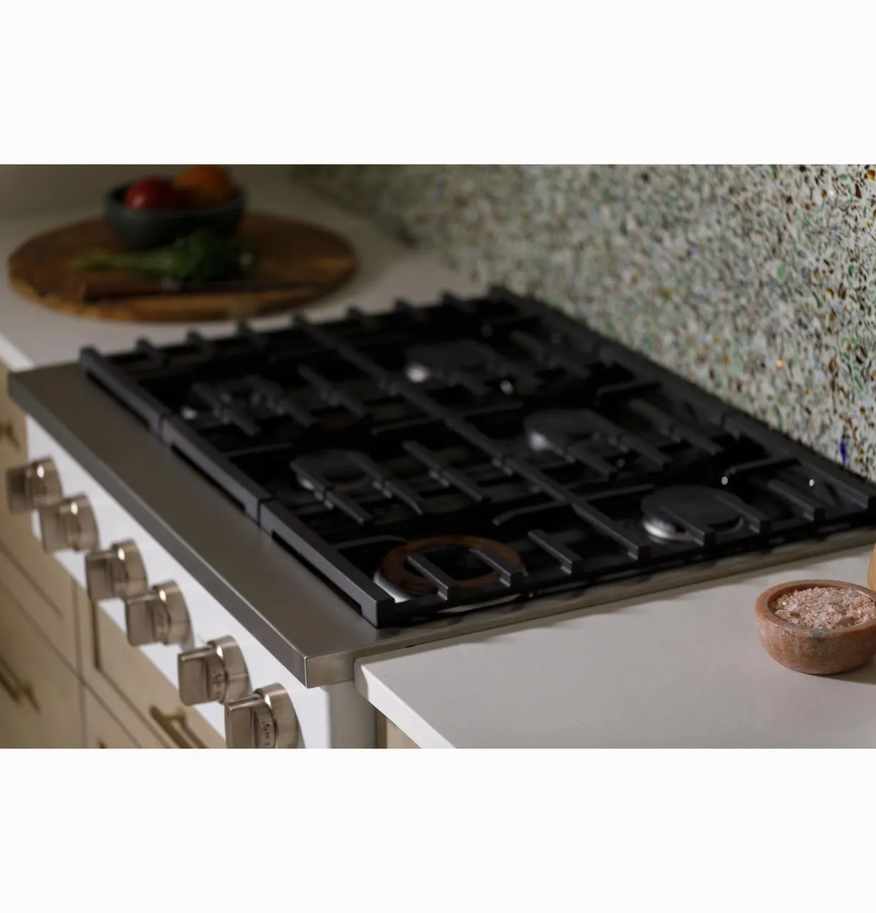 Cafe CGU366P3TD1 Caf(eback)™ 36" Commercial-Style Gas Rangetop with 6 Burners (Natural Gas)