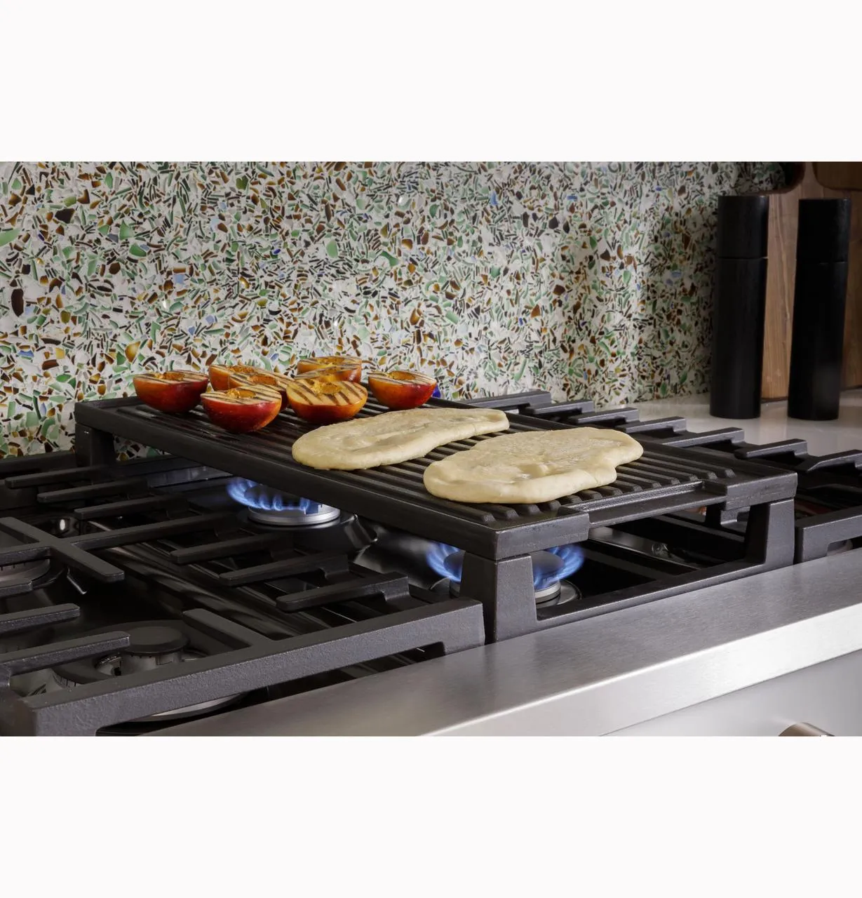 Cafe CGU366P3TD1 Caf(eback)™ 36" Commercial-Style Gas Rangetop with 6 Burners (Natural Gas)