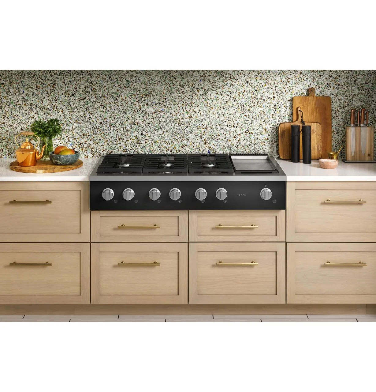 Cafe CGU486P3TD1 Caf(eback)™ 48" Commercial-Style Gas Rangetop with 6 Burners and Integrated Griddle (Natural Gas)