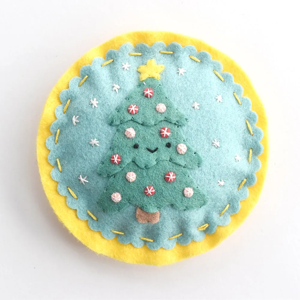 Classic Christmas Felt Ornaments Pattern, Wild Olive