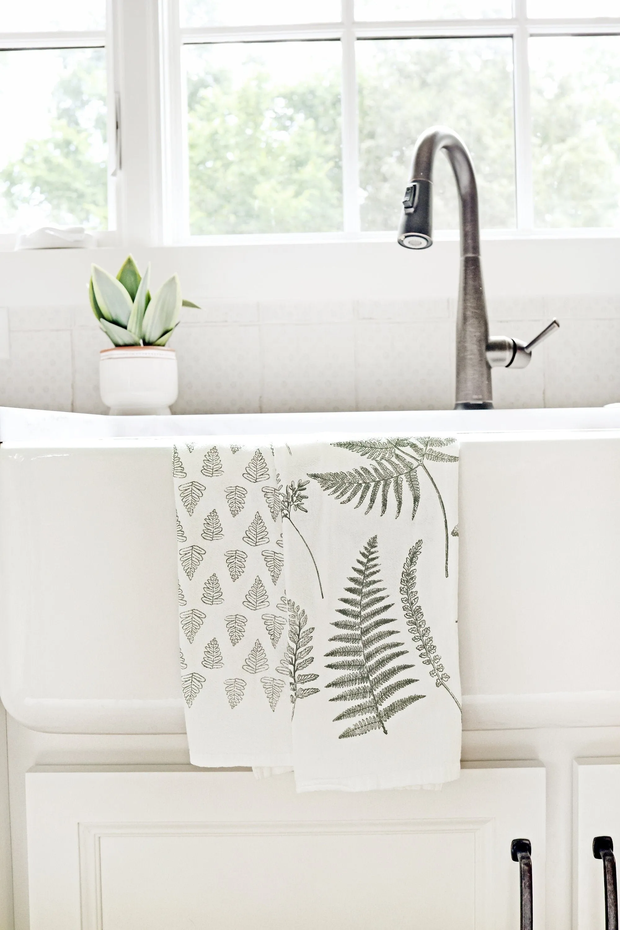 Fern Fronds Pattern Tea Towel Set of 2