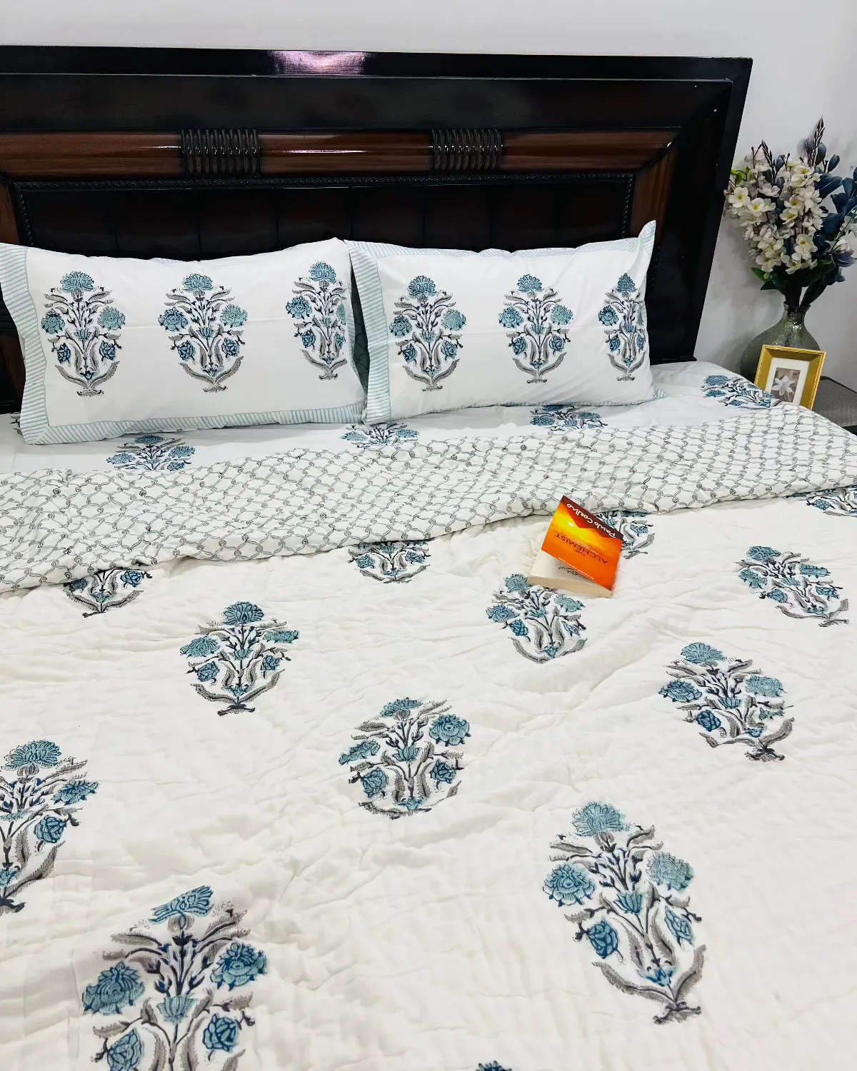 Kavya Quilt Bedding Set