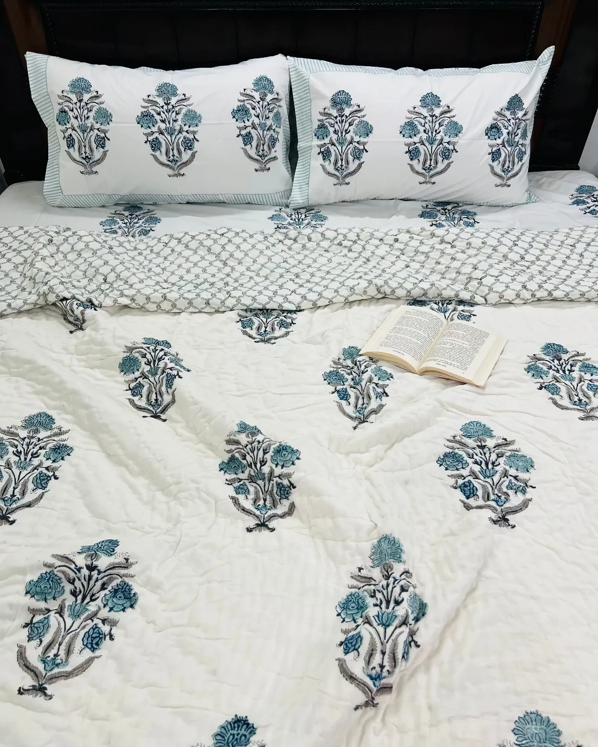 Kavya Quilt Bedding Set