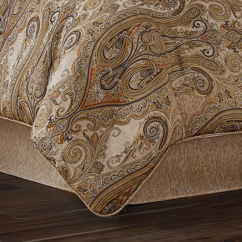 Luciana Comforter Set