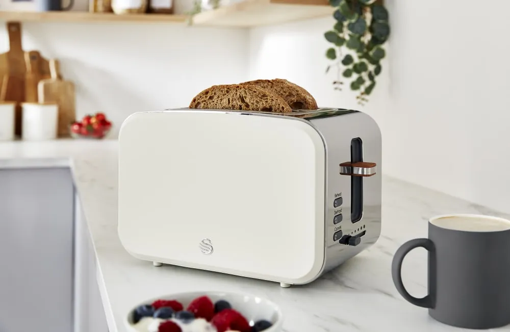 Nordic 2 Slice Toaster and Cordless Kettle Bundle in White