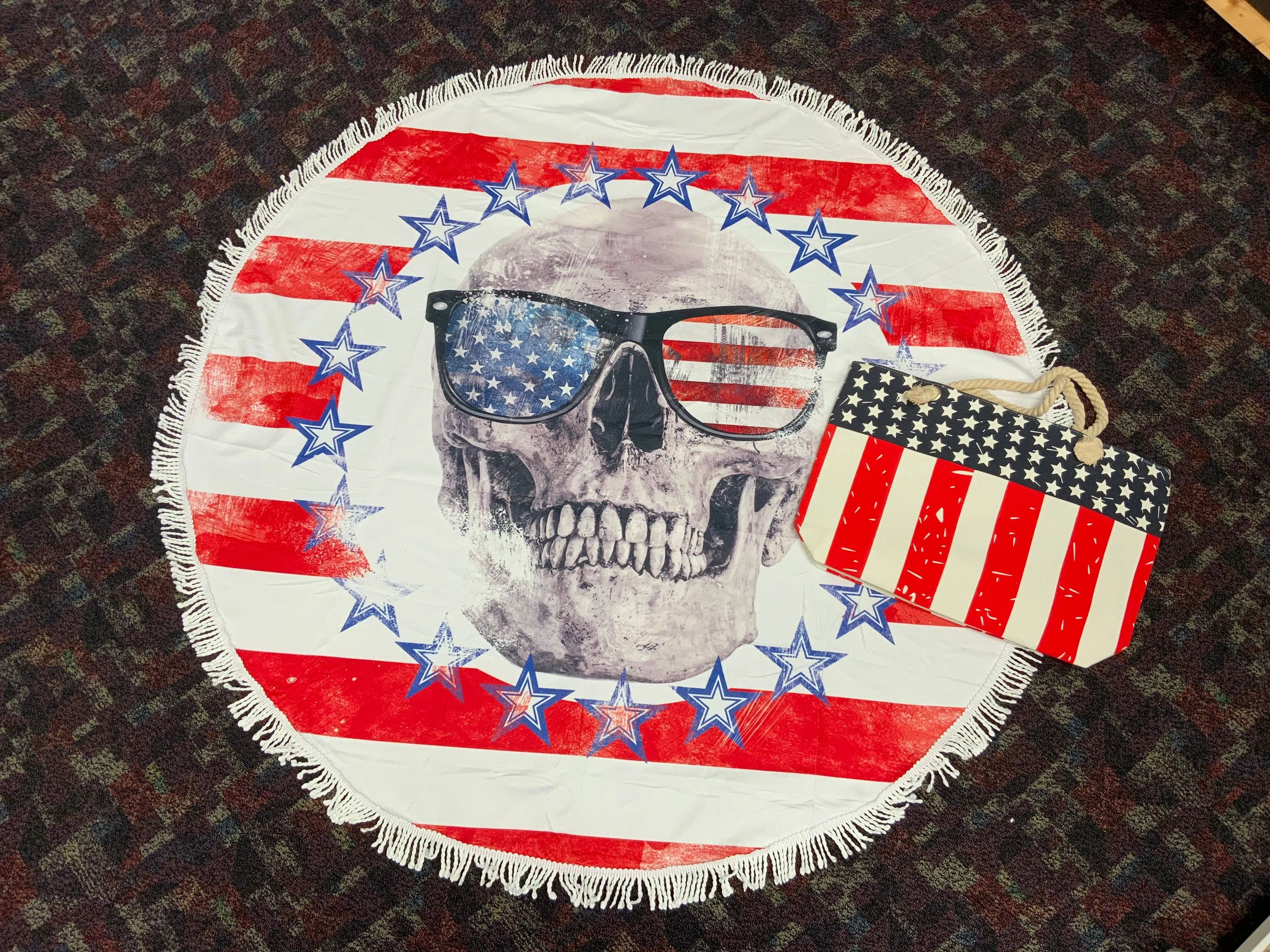 Patriotic Skull Round Beach Towels