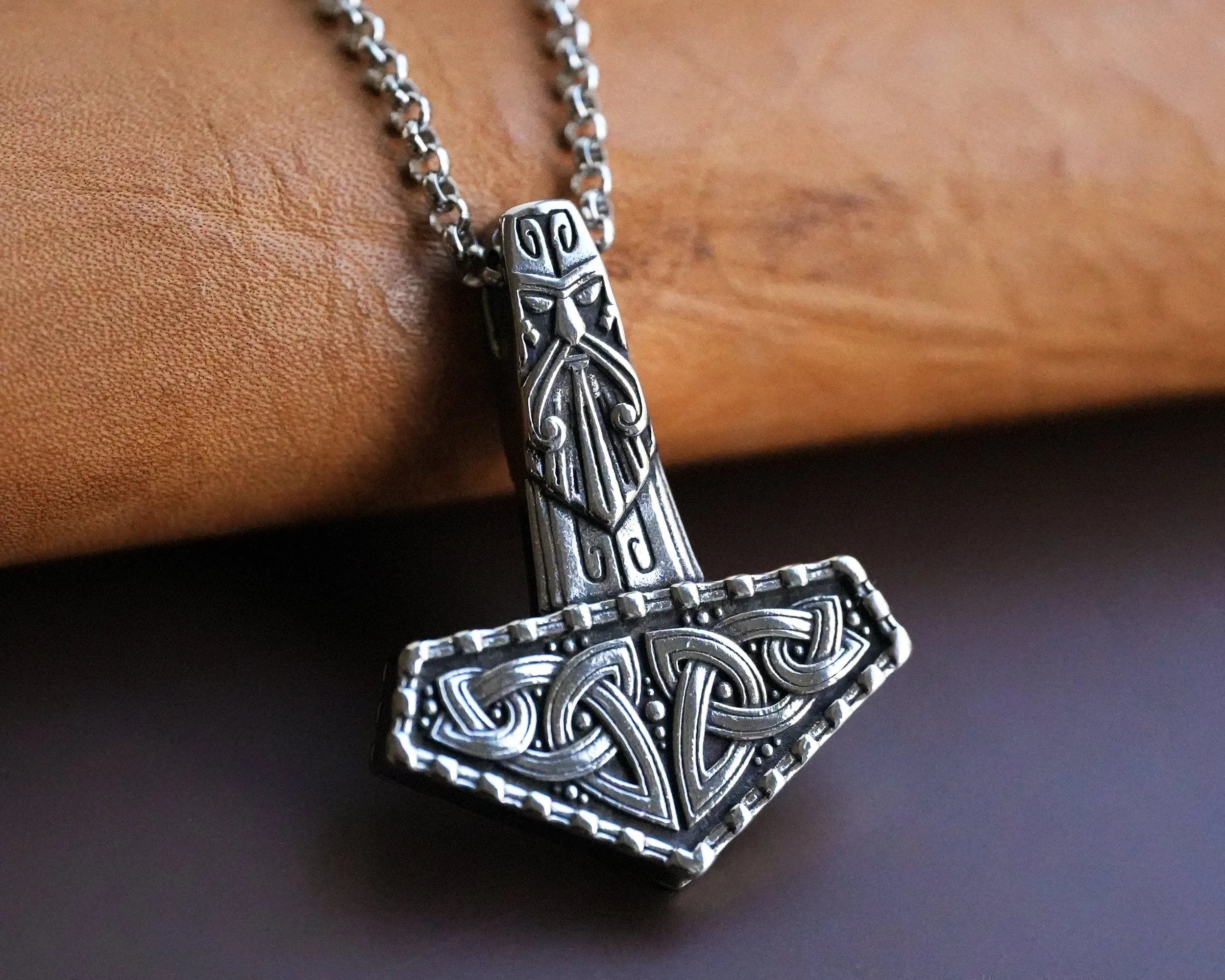 Thor's Viking Celtic Knot Knotwork Thors Hammer Necklace Pendant - Mjölnir Viking Norse God Thor Hammer Pendant Viking Jewelry Gifts for Men