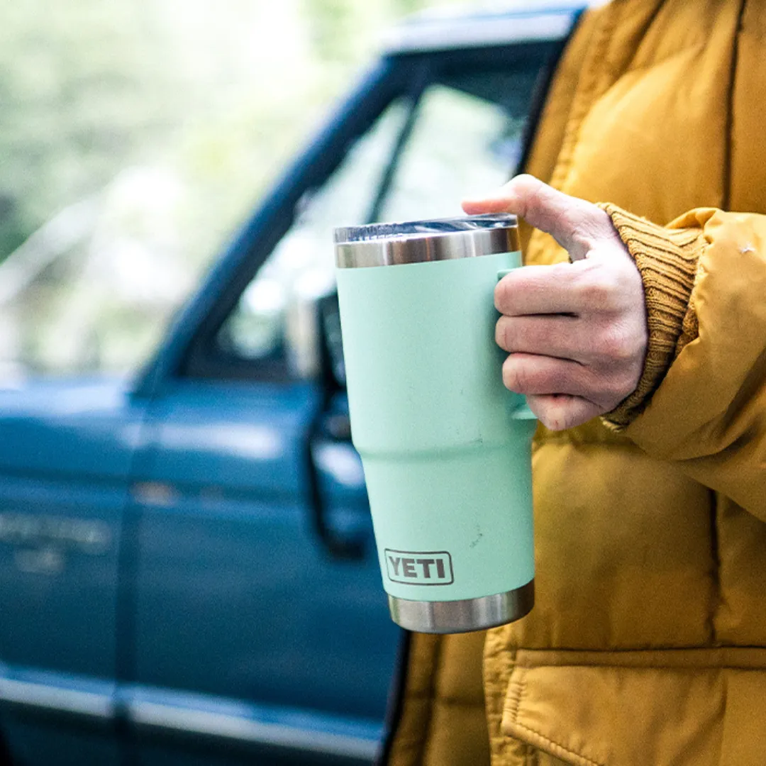 YETI RAMBLER 20 OZ TRAVEL MUG W/ STRONGHOLD LID